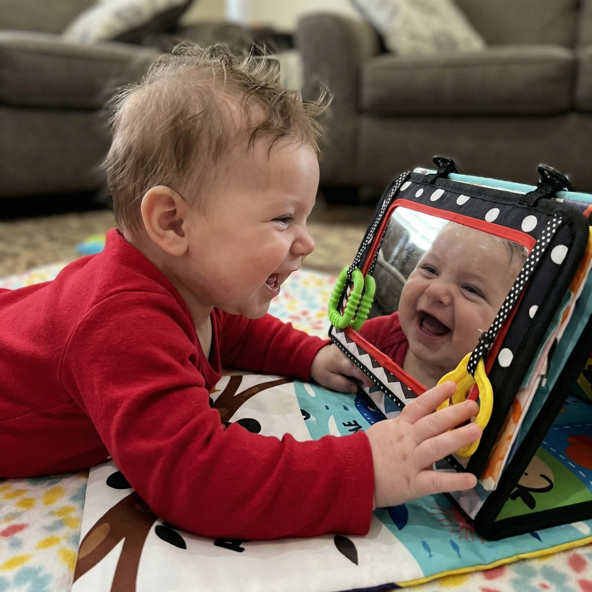 Senzorična igrača za igro na trebuščku z trobljo | 0–12 mesecev