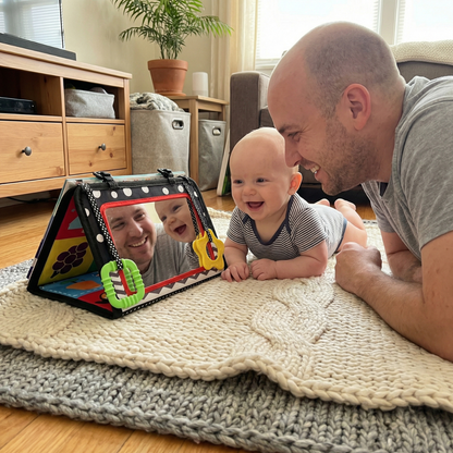 Senzorična igrača za igro na trebuščku z trobljo | 0–12 mesecev