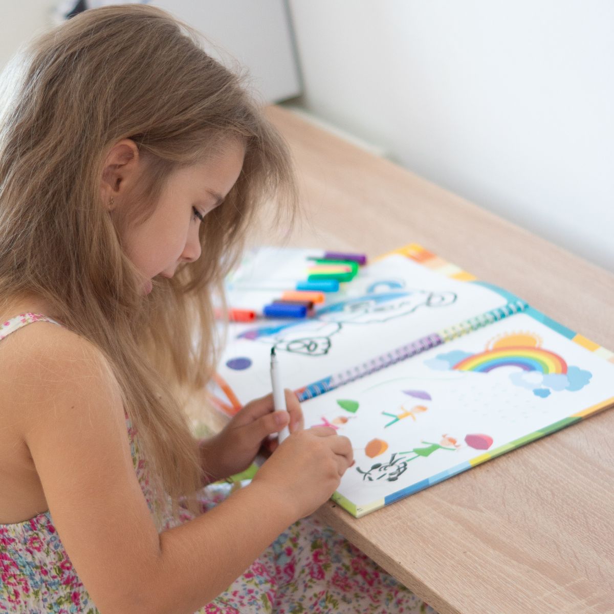 Curious Child Colors | Piši-briši zvezek za učenje pisanja (64 strani, 2+ leta)