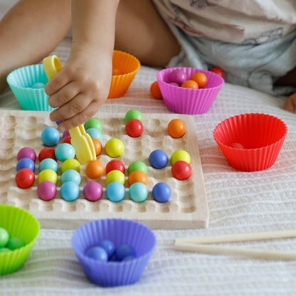 Montessori igra s kroglicami